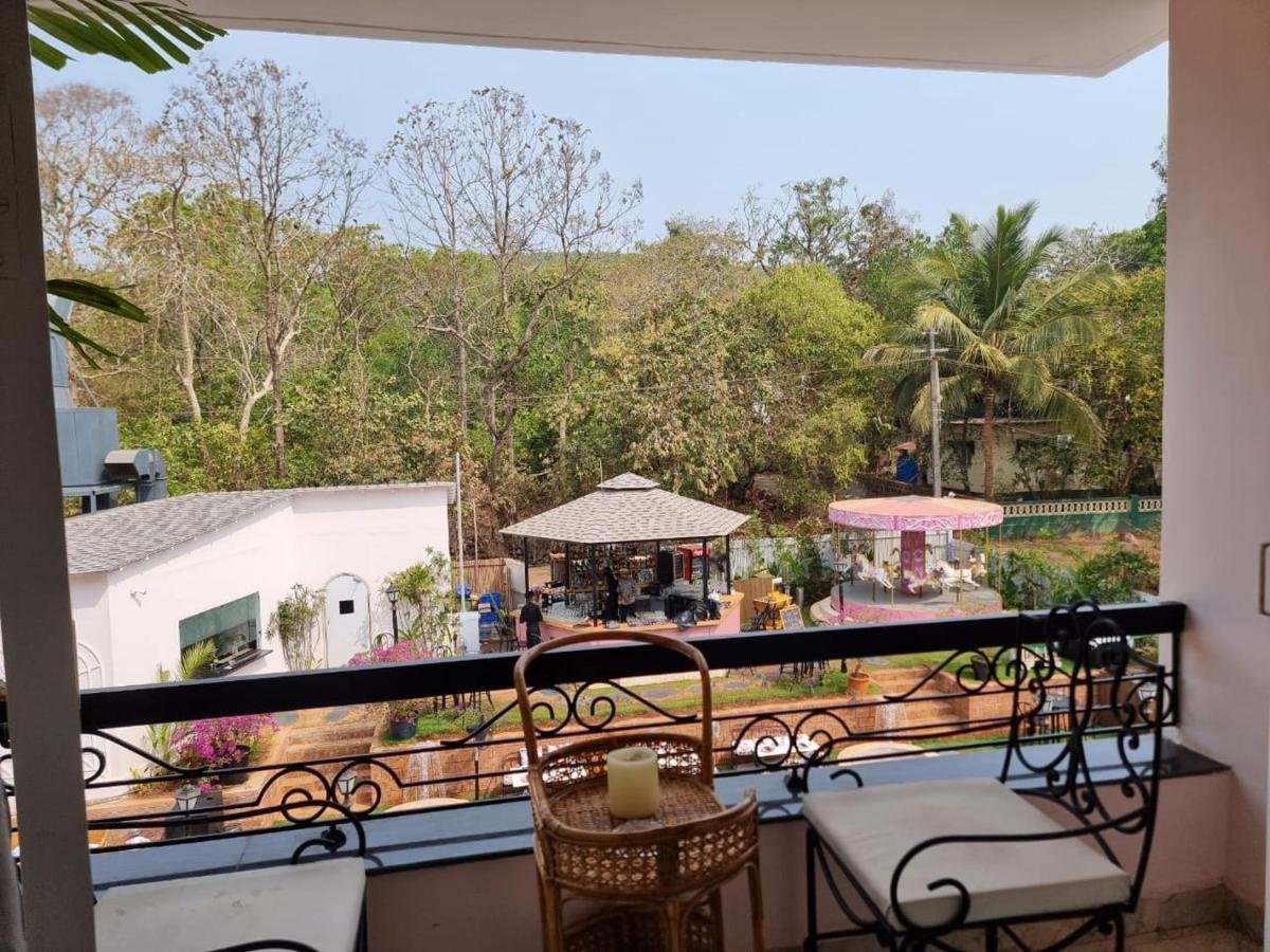 Mademoiselle Boutique Resort And Cafe Vagator Exterior foto